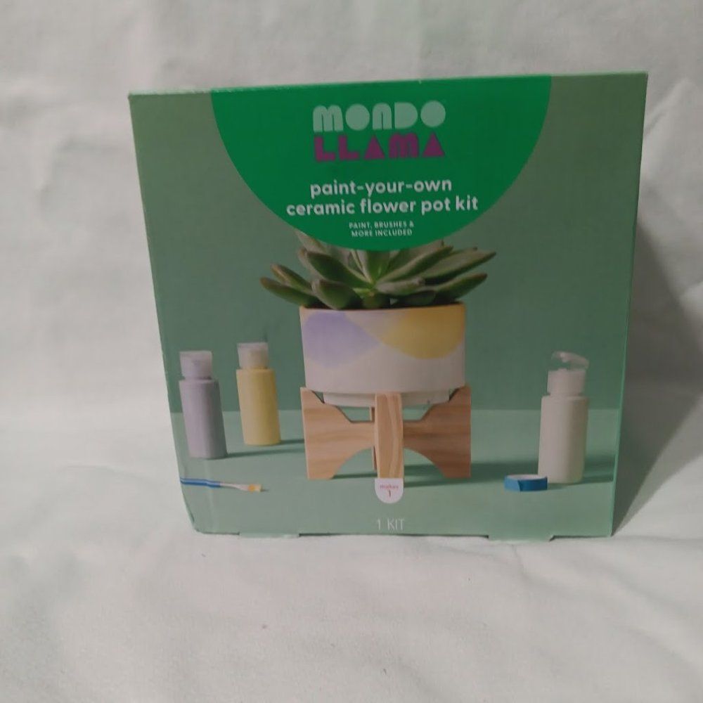 Mondo Llama  flower pot kit
